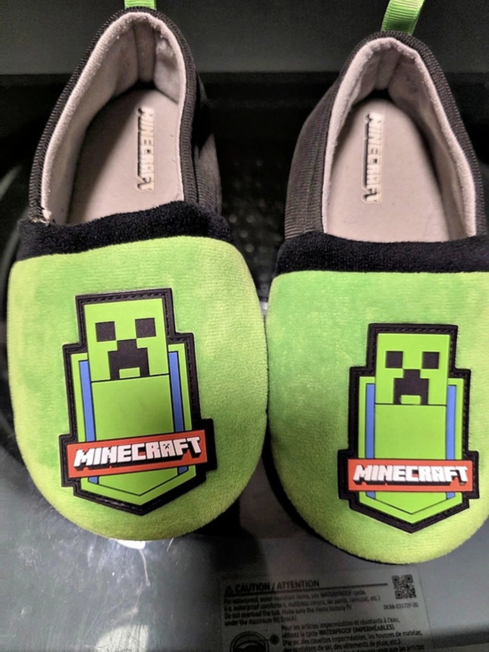 Minecraft Kids Minecraft Creeper Full Body Slippers Green & Black